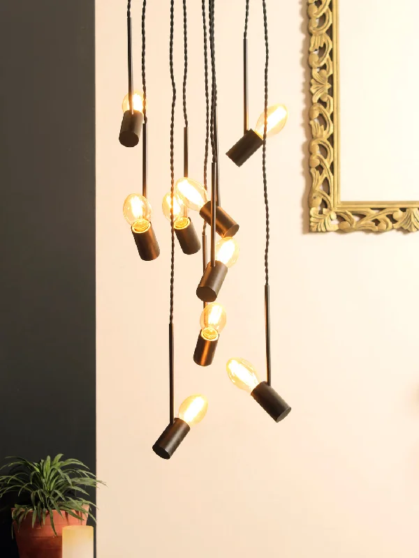 Chandeliers with Metal Frames in Black FinishChandeliers with Metal Frames in Black FinishFloren Chandelier Chandeliers with Metal Frames in Black FinishChandeliers with Metal Frames in Black FinishFloren Chandelier