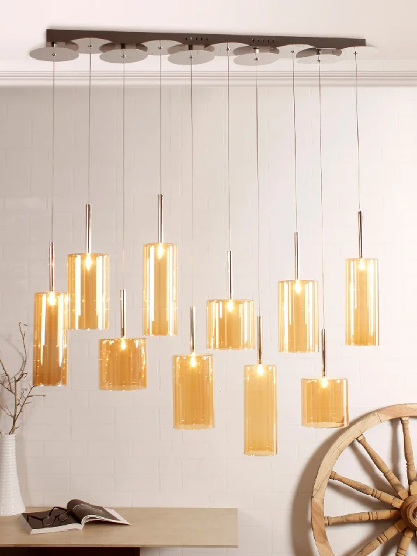 Chandeliers with Metal Frames in Gold FinishChandeliers with Metal Frames in Gold FinishSpillray 10-Light Chandelier