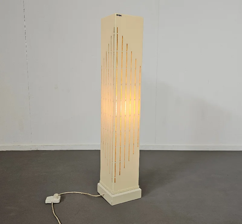 USB Charging Port Floor Lamp for Convenient Device ChargingUSB Charging Port Floor Lamp for Convenient Device ChargingHerco Design floorlamp 1970s USB Charging Port Floor Lamp for Convenient Device ChargingUSB Charging Port Floor Lamp for Convenient Device ChargingHerco Design floorlamp 1970s